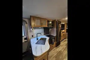 Lorraine's Forest River Avenger 27DBS Travel Trailer