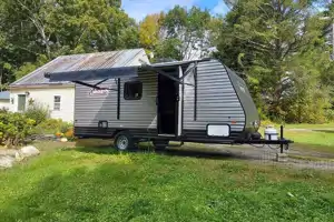 William's Coleman Lantern 17b Travel Trailer