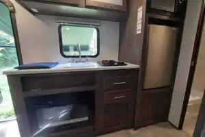 William's Coleman Lantern 17b Travel Trailer