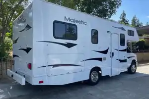 Vann's Thor Motor Coach Majestic 23A Class C
