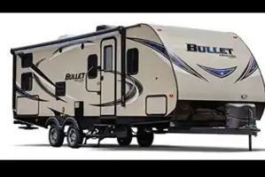 Gone Glamping's Pristine, Easy to tow 28' Ultra Lite Travel Trailer