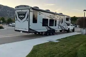 BEAUTIFUL, BRAND NEW 5TH WHEEL RV FOR YOUR NEXT “GLAMPING” ADVENTURE!