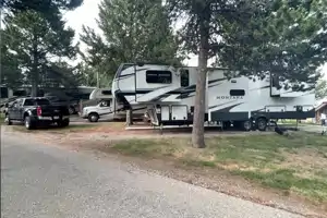 Hannah's Montana! 2021 Keystone RV Montana 3761FL