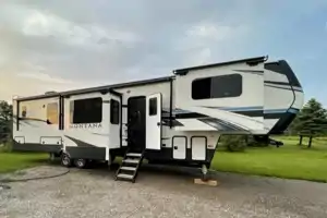 Hannah's Montana! 2021 Keystone RV Montana 3761FL