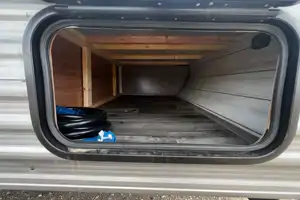 Cozy & Fully Loaded 21.5’ trailer  – Sleeps 5 with Fireplace and A/C