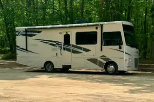 Winnebago-Superior Ride-Deluxe Living-Family Fun