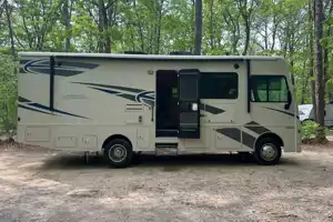 Winnebago-Superior Ride-Deluxe Living-Family Fun