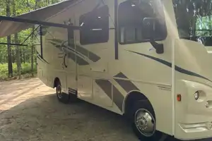Winnebago-Superior Ride-Deluxe Living-Family Fun