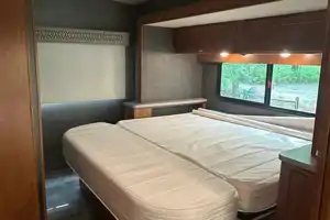 Winnebago-Superior Ride-Deluxe Living-Family Fun