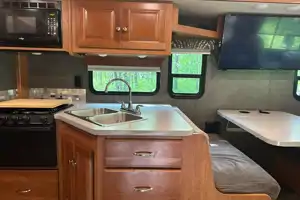 Winnebago-Superior Ride-Deluxe Living-Family Fun