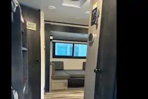Alcantar Jayco Jayfeather Travel Trailer