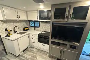Alcantar Jayco Jayfeather Travel Trailer