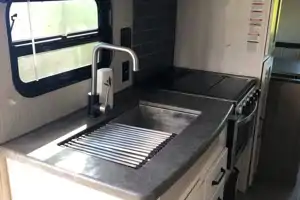 Palomino Puma XLE Lite 20RLC – Lightweight Travel Trailer (Sleeps 6)