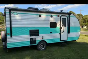 Clawdia's Capri