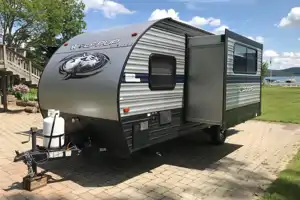 Hideaway Rv rentals Fur baby friendly Wolf pup 17JG