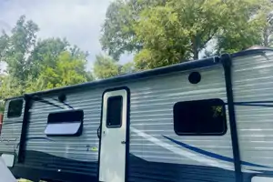Thomas 's Keystone Summerland Travel Trailer