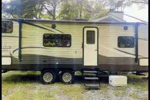 Thomas 's Keystone Summerland Travel Trailer