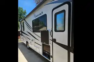 Gnarly's Gnarvee Coachman Forrest River Class C