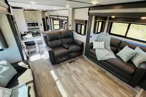 The Cabana Montana - 2021 Montana HC 377FL