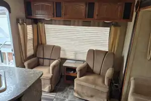 Peter's Hideout 26 RLSWE Travel Trailer