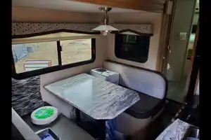 Winnebago 2405rl Fifth Wheel