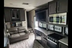 Corey's 2022cGrand Design 28 BH Fifth Wheel