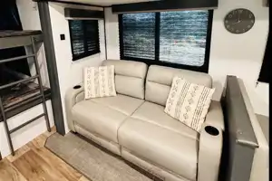 Cozy Bullet Bunkhouse with Outdoor Kitchen and Solar (Easy Delivery)