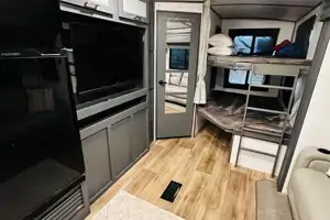 Cozy Bullet Bunkhouse with Outdoor Kitchen and Solar (Easy Delivery)