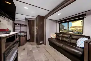 Rv Rentals Way of Life's Dutchmen Coleman Lantern 285BH Travel Trailer LC2