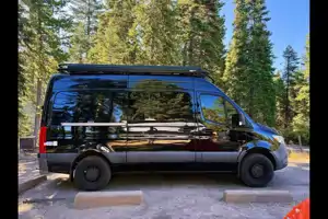 "Avocado" - SPRING LE TOUR's Mercedes 144 High Roof Van