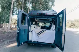 EASY TO USE Pleasure-Way Tofino Campervan