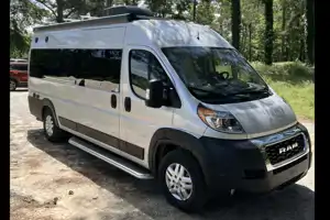 Luxurious Class B Camper Van 4 person Jayco Swift 20A