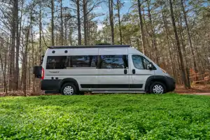 Luxurious Class B Camper Van 4 person Jayco Swift 20A