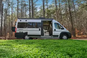 Luxurious Class B Camper Van 4 person Jayco Swift 20A