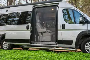 Luxurious Class B Camper Van 4 person Jayco Swift 20A