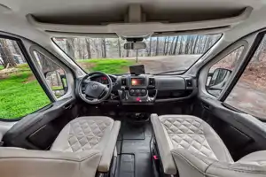 Luxurious Class B Camper Van 4 person Jayco Swift 20A