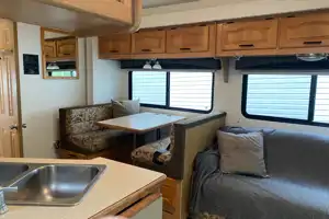  Forest River Sun Seeker Class C