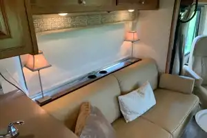 Fun Time Travel Winnebago Vista 29VE  $300/nt. High Season  $275/nt. Low Season