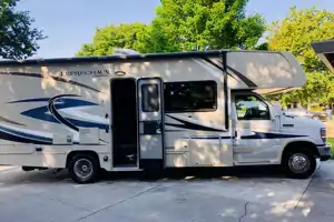 Tom Tom Coachmen Leprachaun Class C