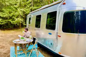Airstream Glamping: Nomadic Bambi
