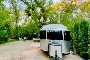 Airstream Glamping: Nomadic Bambi