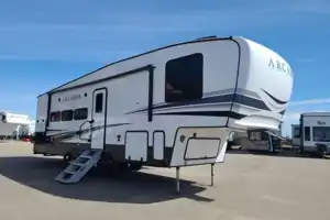 Kid Friendly Keystone Arcadia Half‑Ton 3370BH Fifth Wheel