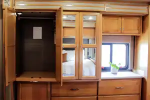 Luxury RV- 2021 Tiffin Open Road Allegro-private king bedroom, 4 slide-outs, super spacious!