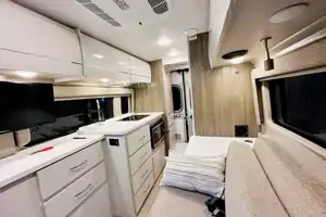John's Thor Motor Coach Tellaro 20KT Class B