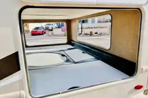 Beautiful 2018 Thor Motor Coach  Four wind 31y Class C