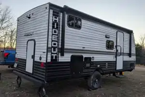 Redwood - Cozy Couples Camper (Sleeps 4-6)