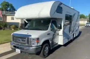 MARK's Thor Motor Coach four winds Class C