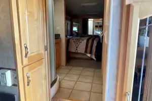 John's SOLAR OFF GRID Fifth Wheel 38'