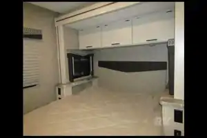 La Vie de Chateau / Castle Life (Thor Motor Coach Chateau 26B Class C)