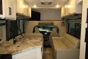 La Vie de Chateau / Castle Life (Thor Motor Coach Chateau 26B Class C)